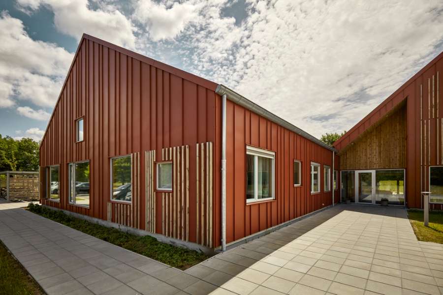 Daycare center in Holstebro welcomes children and nature in steel profiles from top to bottom, Nørre Boulevard 57, 7500 Holstebro, Denmark